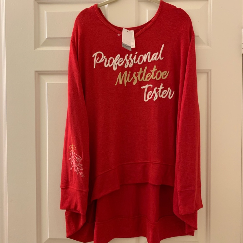 EUC Cacique Soft Cuddly Red Lightweight Top